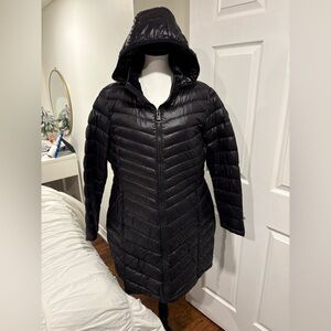 Andrew Marc Women’s Lightweight Down Puffer Coat – Black, XL, 650 Fill Power